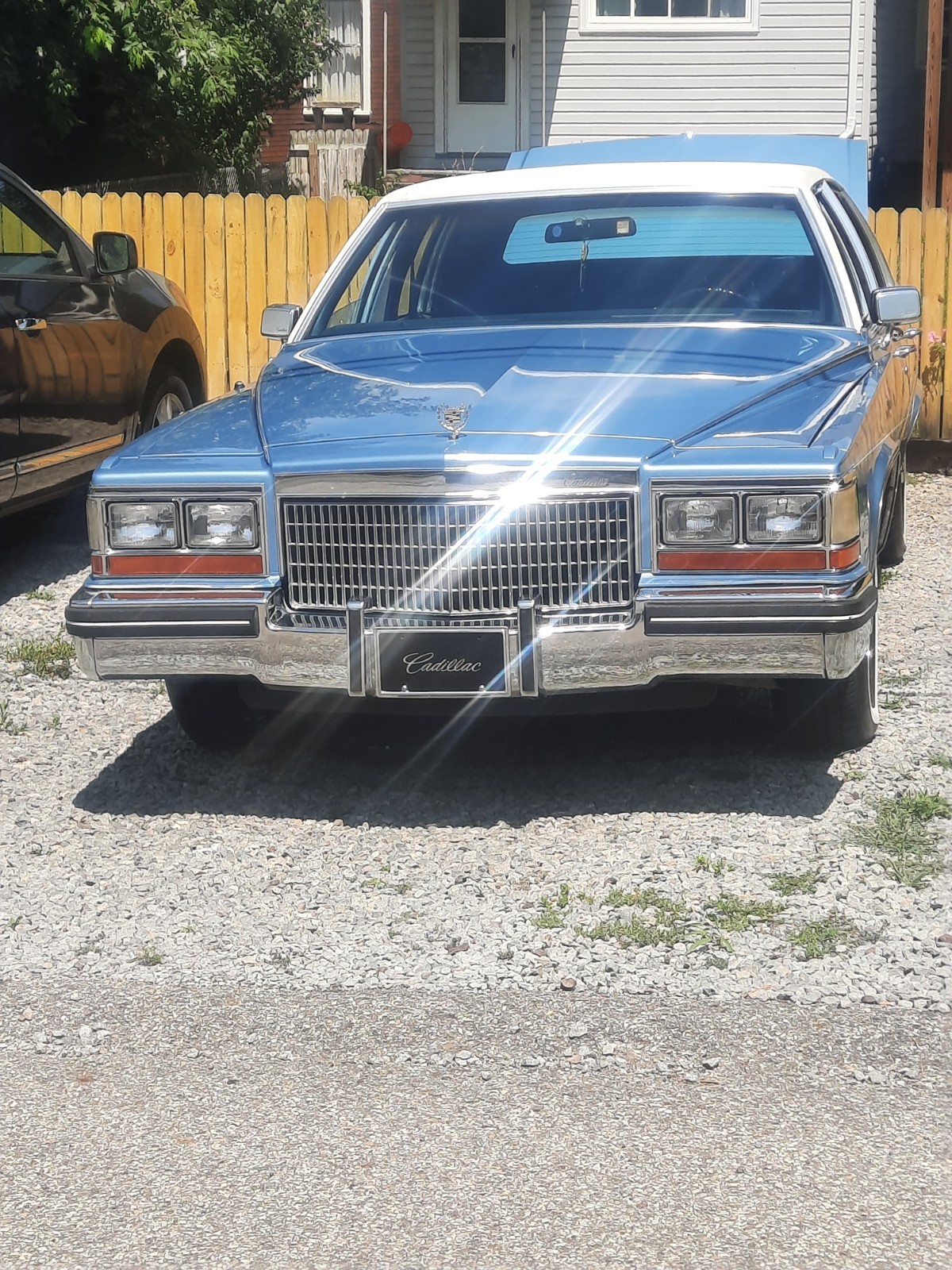 Cadillac-Fleetwood-1980-Sedan-18