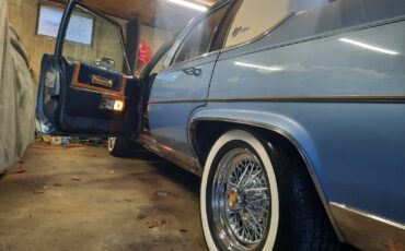 Cadillac-Fleetwood-1980-Sedan-19