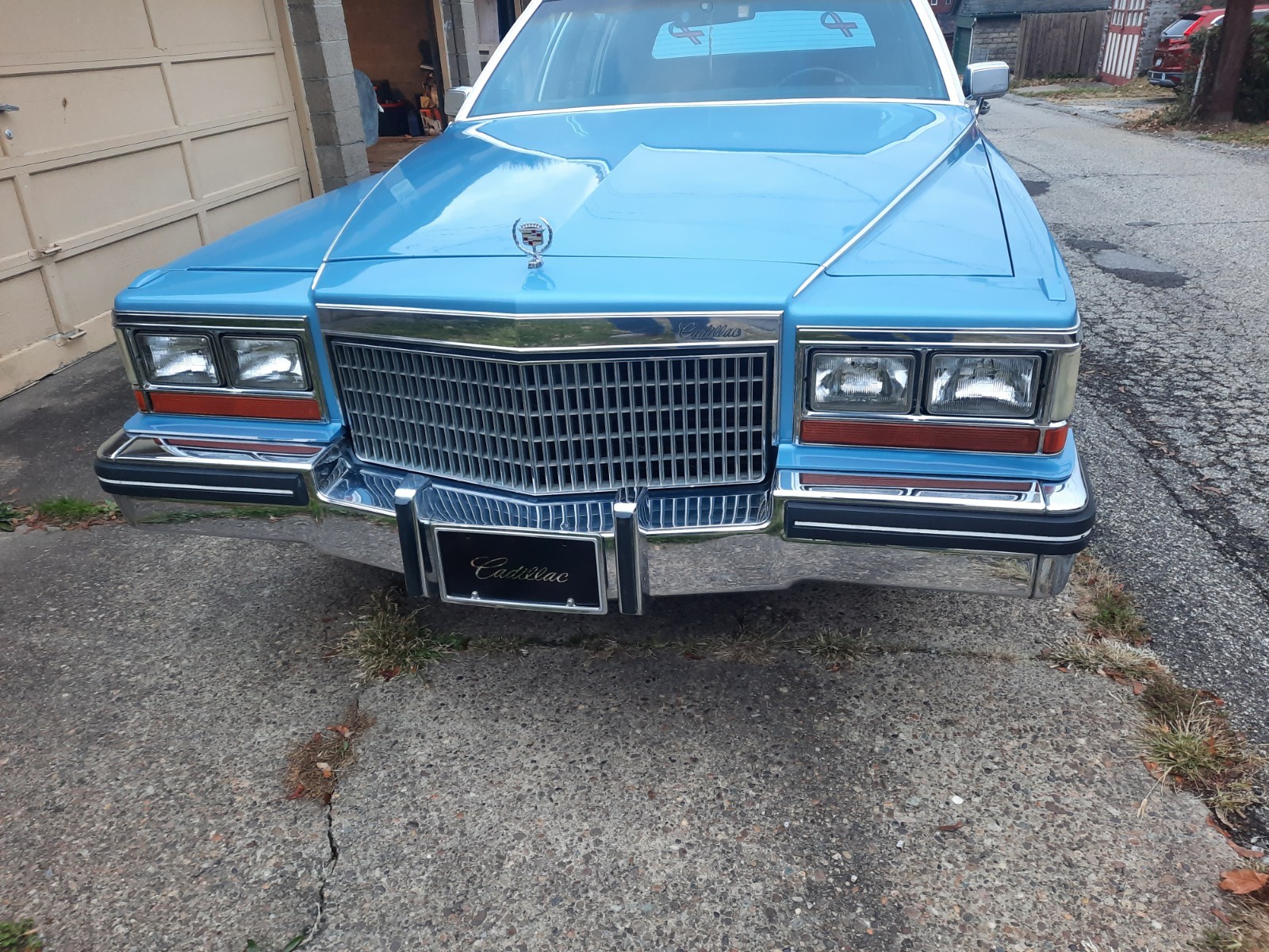 Cadillac-Fleetwood-1980-Sedan-21