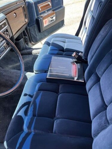 Cadillac-Fleetwood-1986-Blue-Blue-3