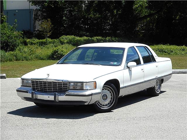 Cadillac-Fleetwood-1993-Sedan