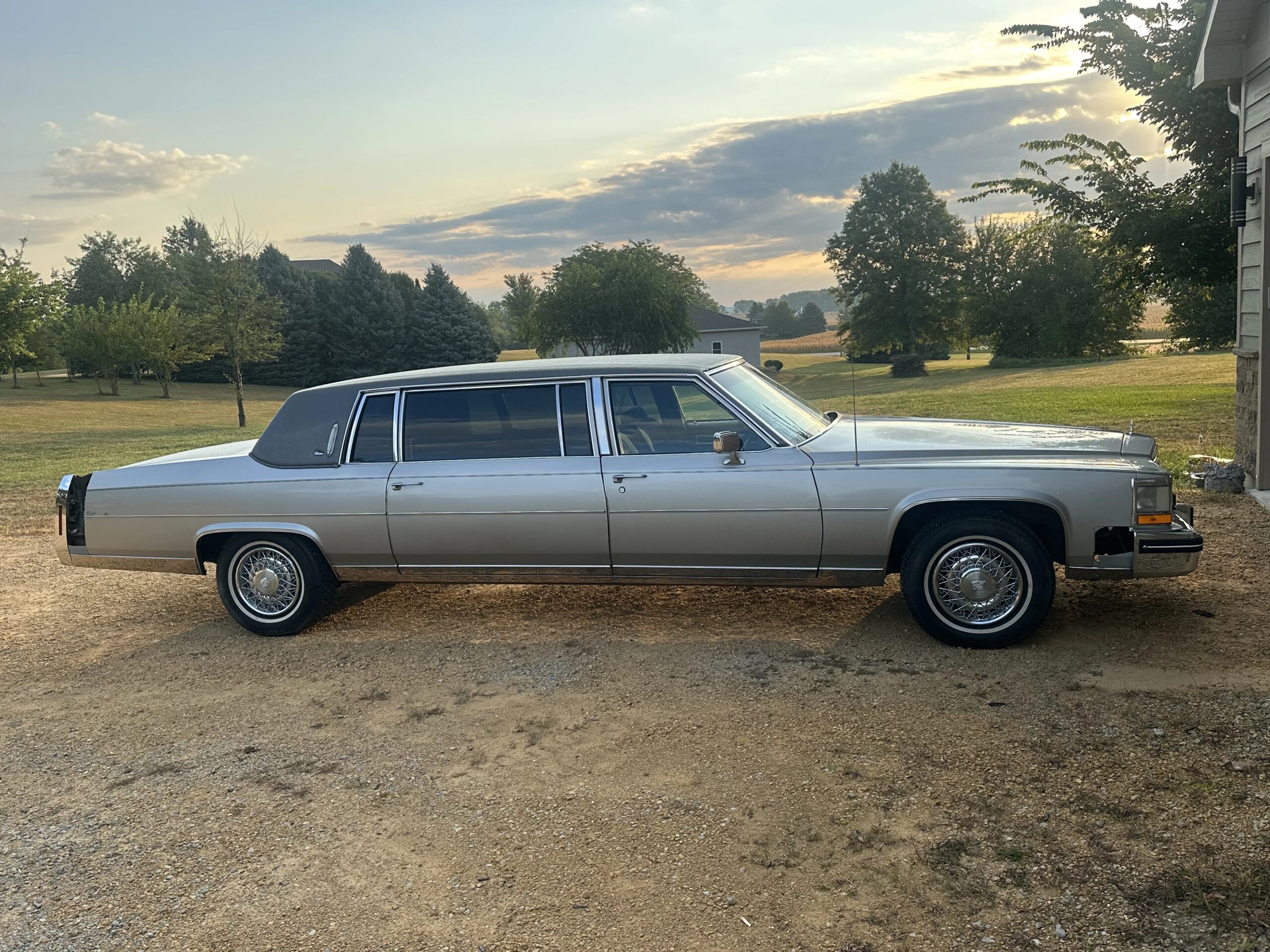 Cadillac-Other-cadillac-models-1984-Silver-Blue-3