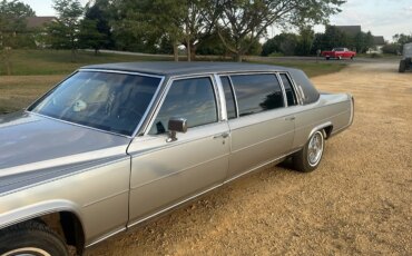 Cadillac-Other-cadillac-models-1984-Silver-Blue-4