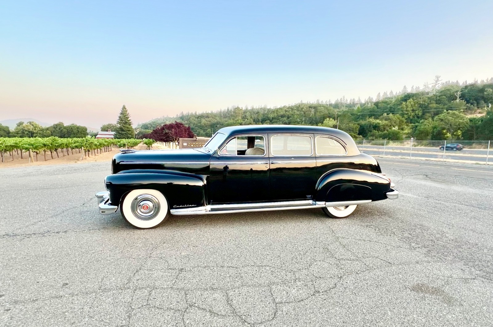 Cadillac-SERIES-75-LIMOUSINE-1948-Limousine-11