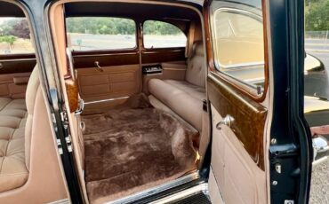 Cadillac-SERIES-75-LIMOUSINE-1948-Limousine-18