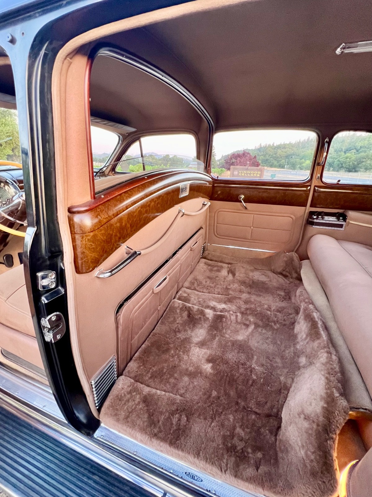 Cadillac-SERIES-75-LIMOUSINE-1948-Limousine-20