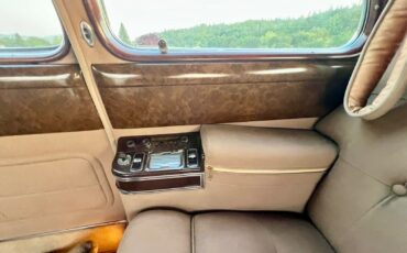 Cadillac-SERIES-75-LIMOUSINE-1948-Limousine-22