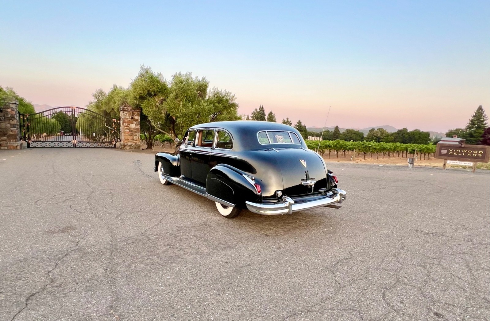 Cadillac-SERIES-75-LIMOUSINE-1948-Limousine-8