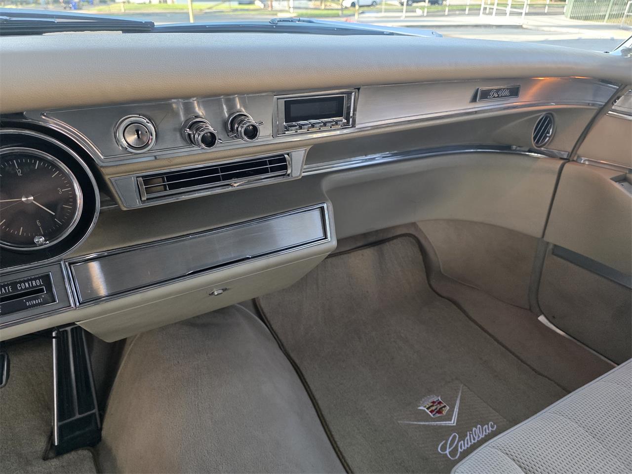 Cadillac-Sedan-deville-1966-Beige-Beige-11