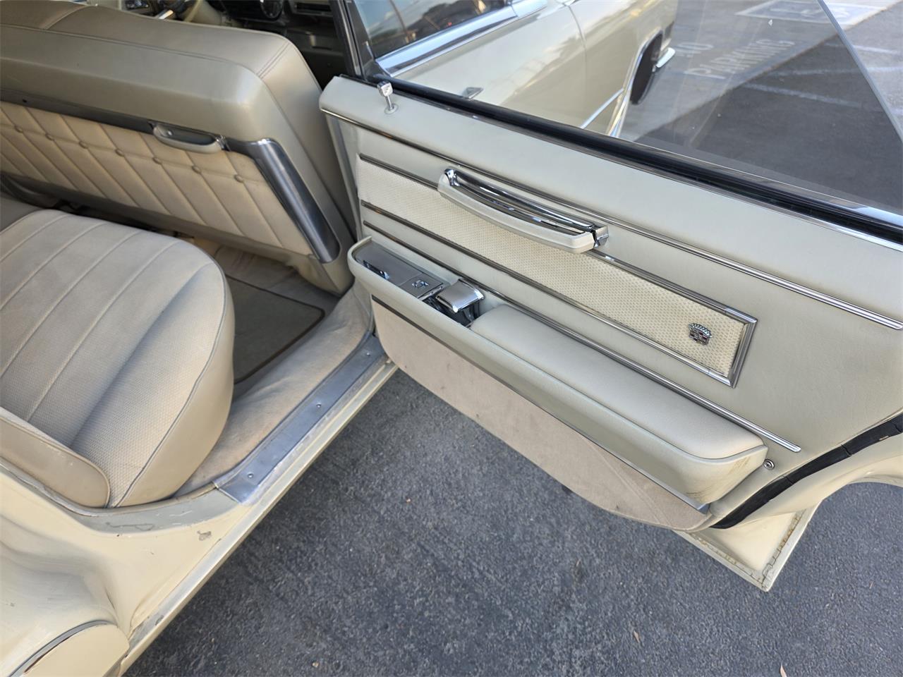 Cadillac-Sedan-deville-1966-Beige-Beige-13