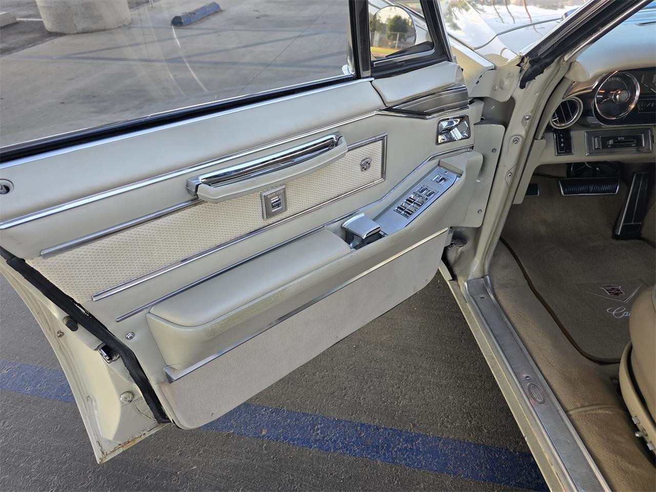 Cadillac-Sedan-deville-1966-Beige-Beige-16