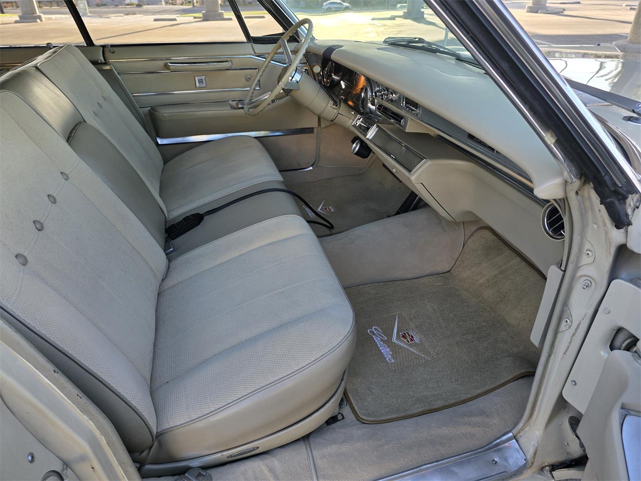 Cadillac-Sedan-deville-1966-Beige-Beige-9