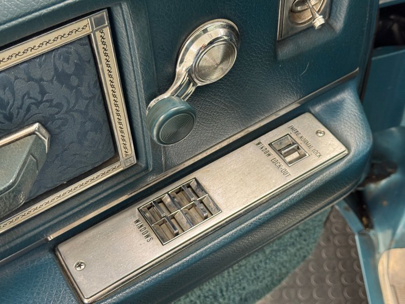 Cadillac-Sedan-deville-1968-Caribe-Aqua-Dark-Aqua-37