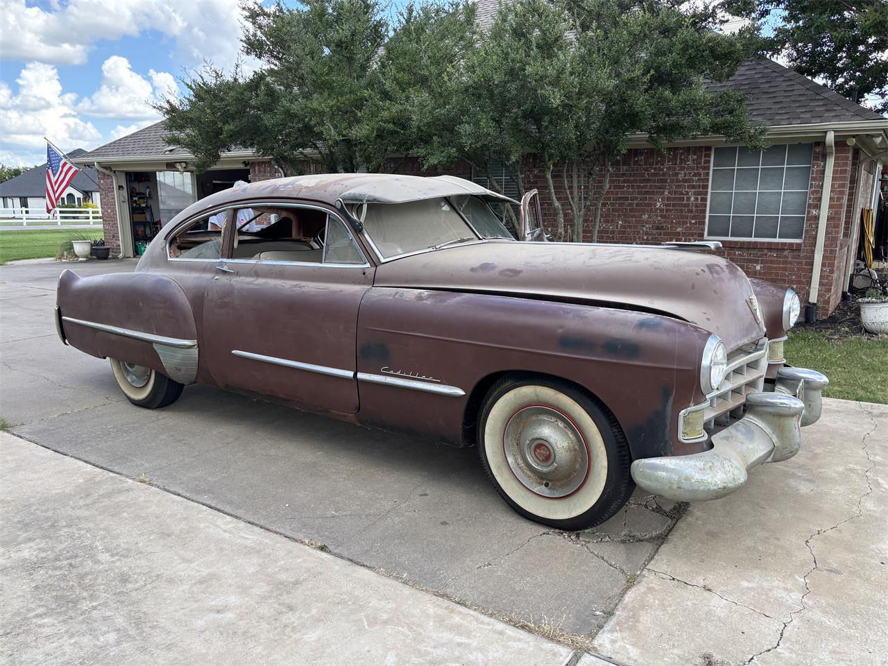 Cadillac-Series-61-1948-Needs-paint-Brown-2