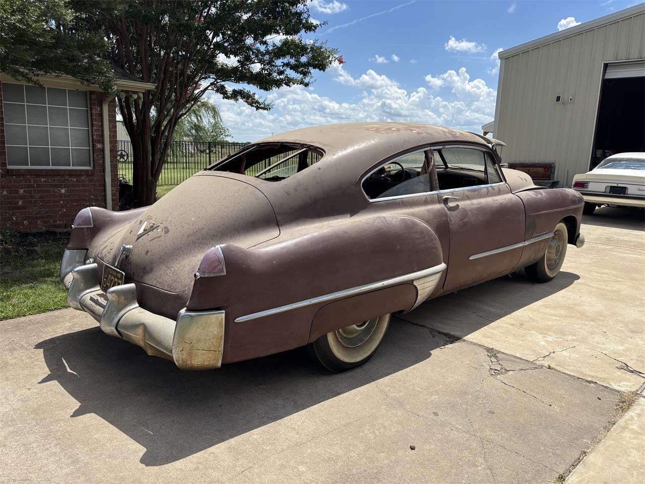 Cadillac-Series-61-1948-Needs-paint-Brown-3