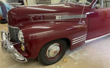 Cadillac-Series-62-1941-valcour-maroon-red-1