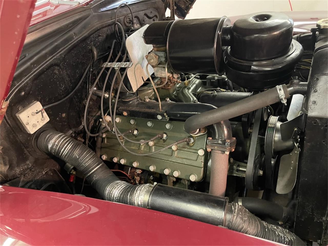 Cadillac-Series-62-1941-valcour-maroon-red-10