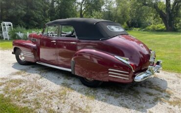 Cadillac-Series-62-1941-valcour-maroon-red-2