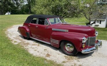 Cadillac-Series-62-1941-valcour-maroon-red-4