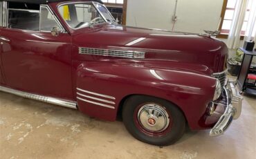 Cadillac-Series-62-1941-valcour-maroon-red-6