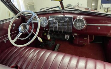 Cadillac-Series-62-1941-valcour-maroon-red-9
