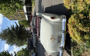 Cadillac-Series-62-1953-White-Burgundy-19