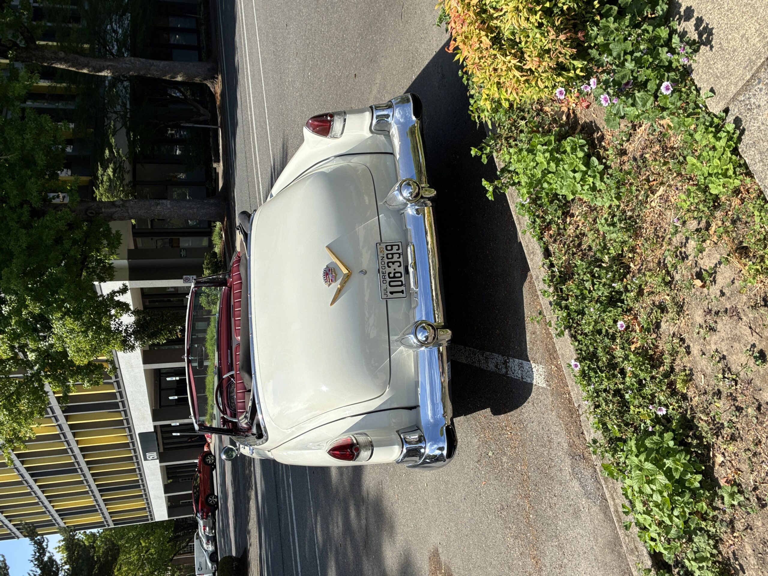 Cadillac-Series-62-1953-White-Burgundy-20