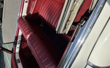 Cadillac-Series-62-1953-White-Burgundy-24