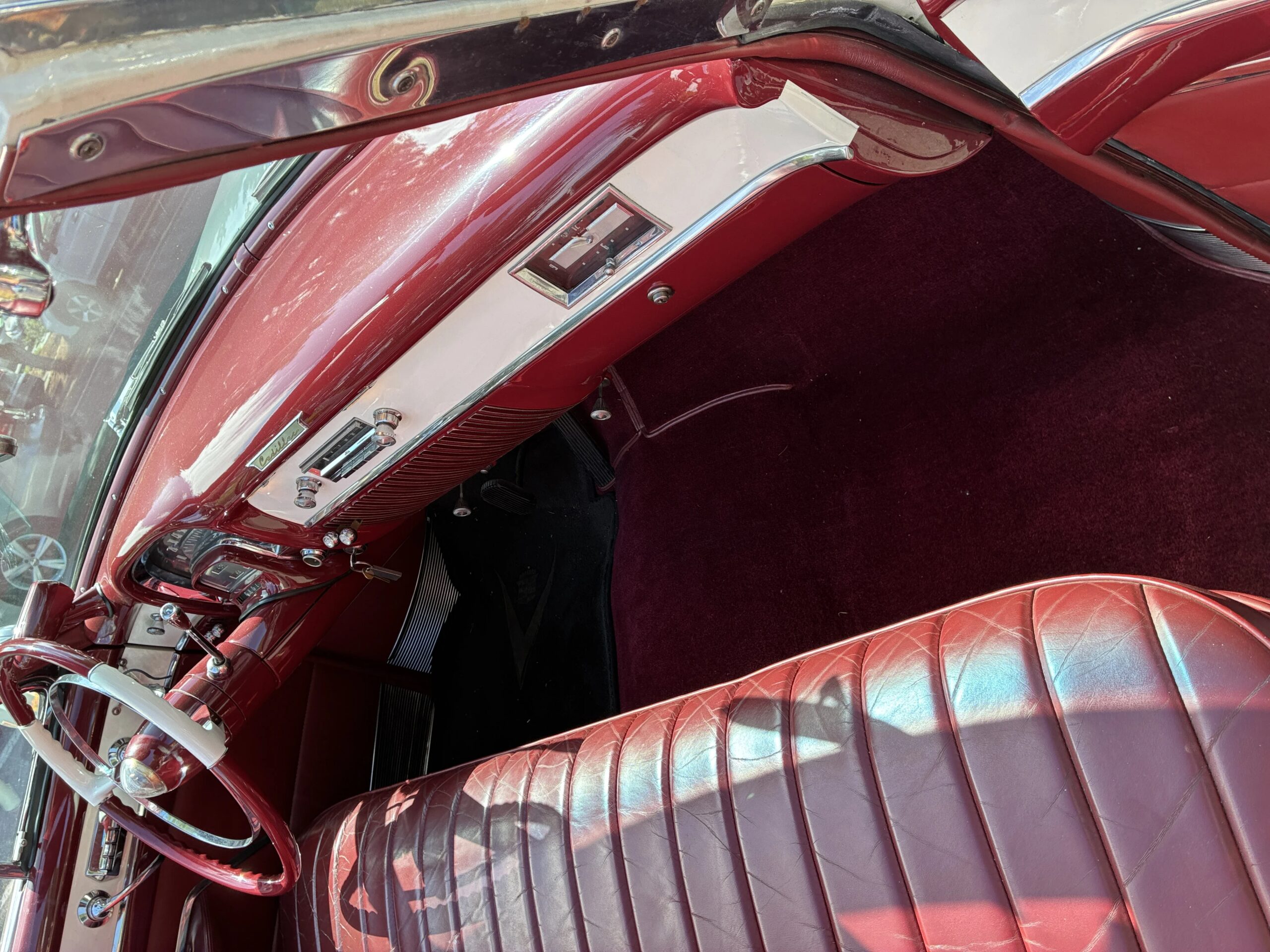 Cadillac-Series-62-1953-White-Burgundy-33