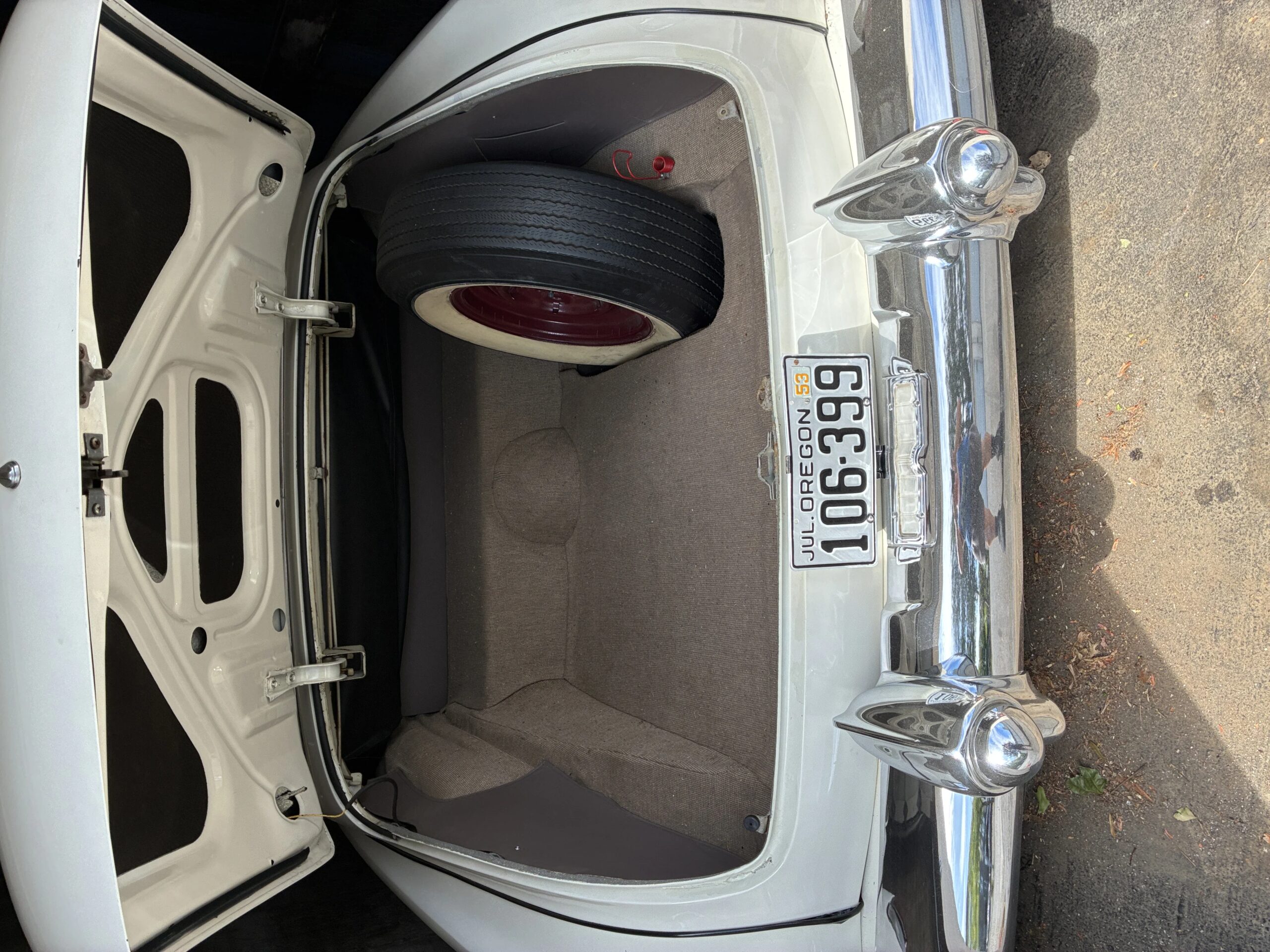 Cadillac-Series-62-1953-White-Burgundy-43