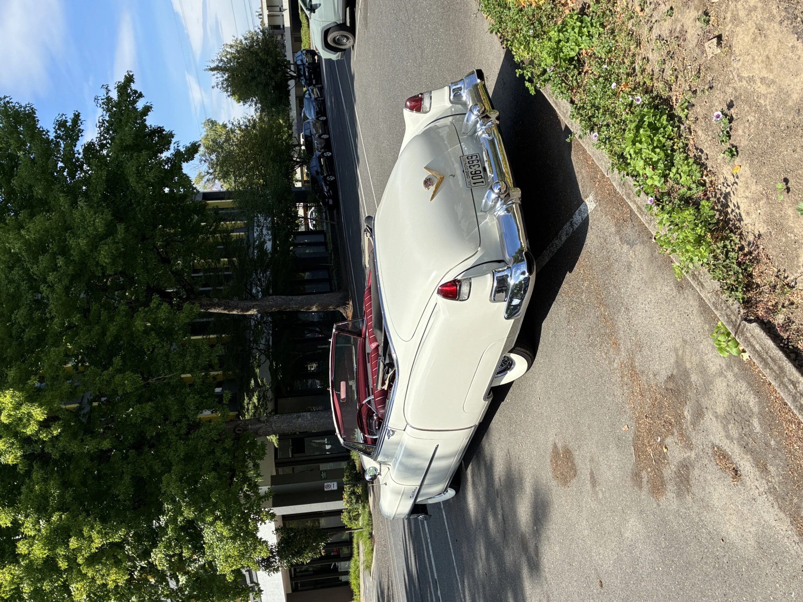 Cadillac-Series-62-1953-White-Burgundy