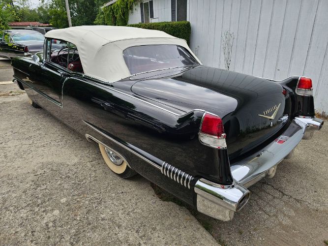 Cadillac-Series-62-1956-Black-White-Top-Red-Leather-2