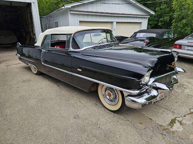 Cadillac-Series-62-1956-Black-White-Top-Red-Leather-3