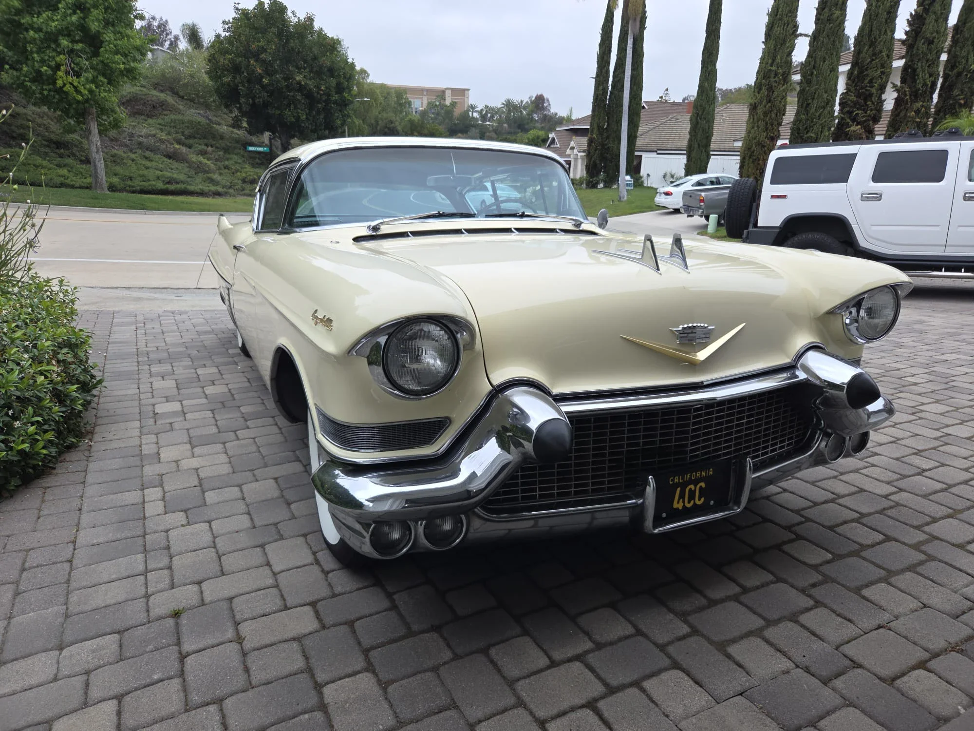 Cadillac-Series-62-1957-Off-White-Brown-10