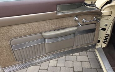 Cadillac-Series-62-1957-Off-White-Brown-13