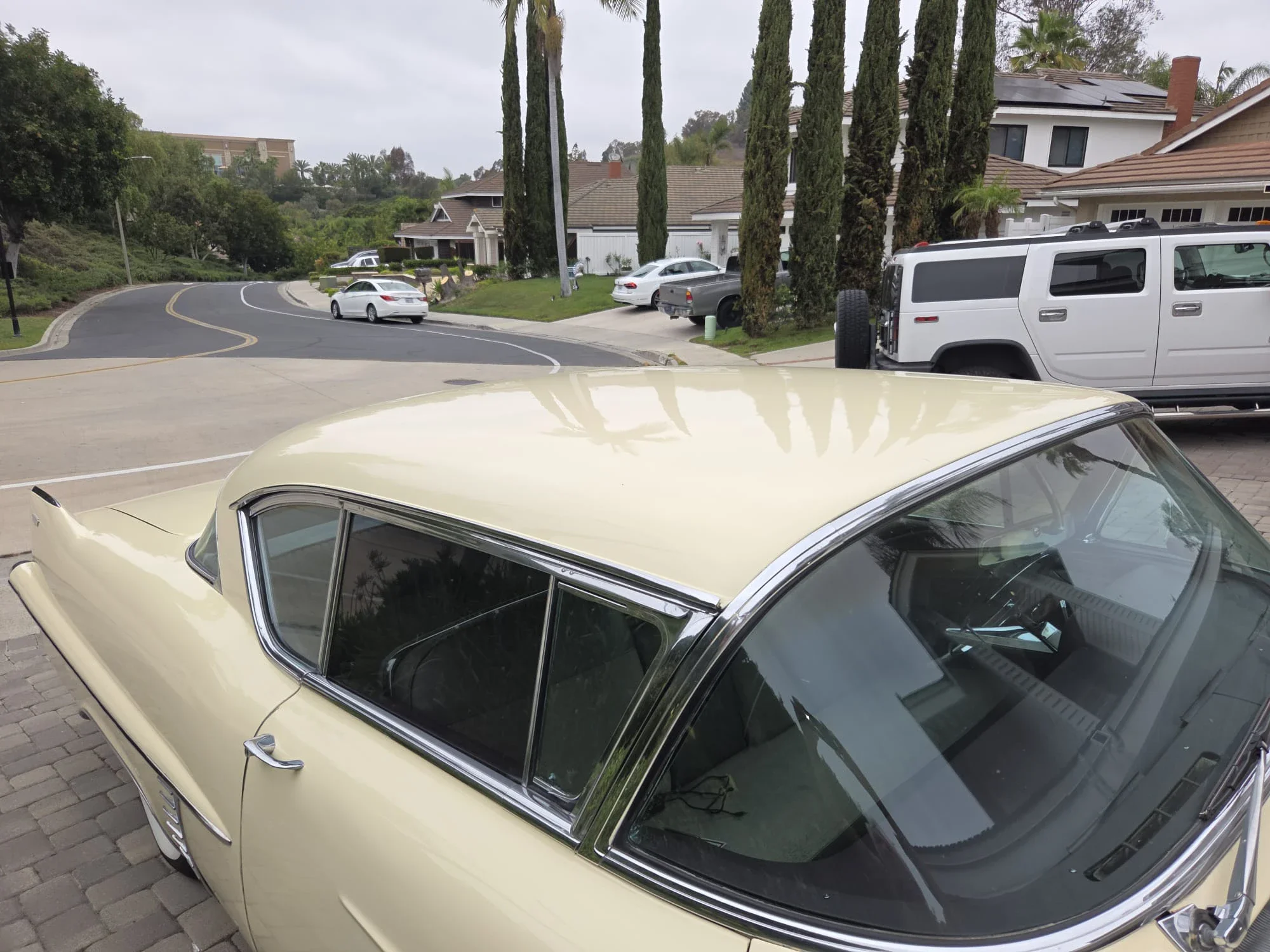 Cadillac-Series-62-1957-Off-White-Brown-3