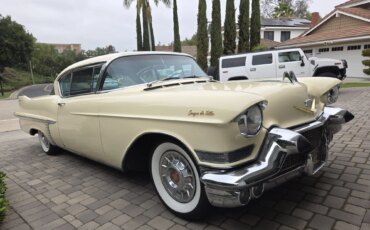 Cadillac-Series-62-1957-Off-White-Brown