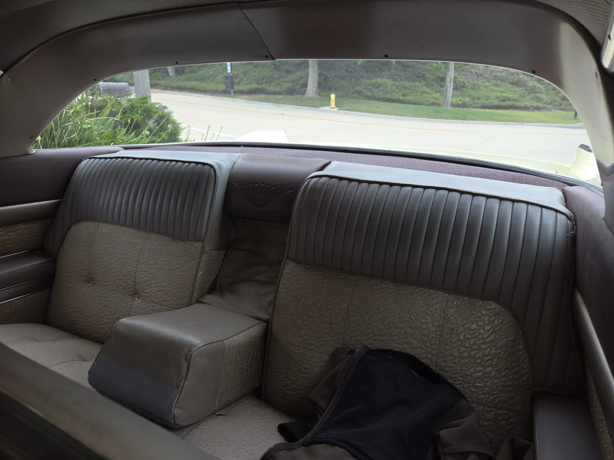 Cadillac-Series-62-1957-Off-White-Brown-8