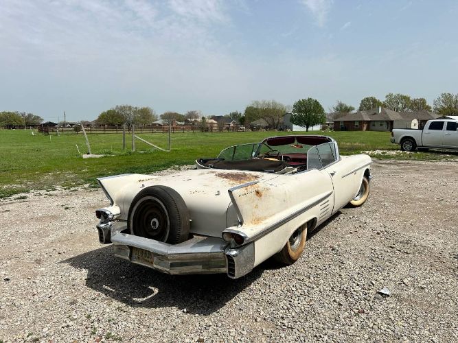Cadillac-Series-62-1958-21