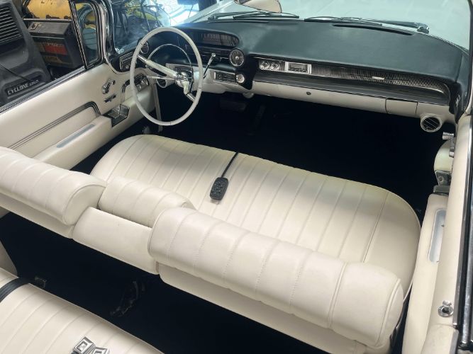Cadillac-Series-62-1959-Triple-White-White-14