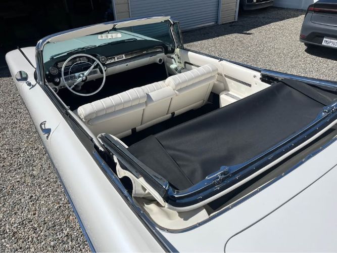 Cadillac-Series-62-1959-Triple-White-White-3