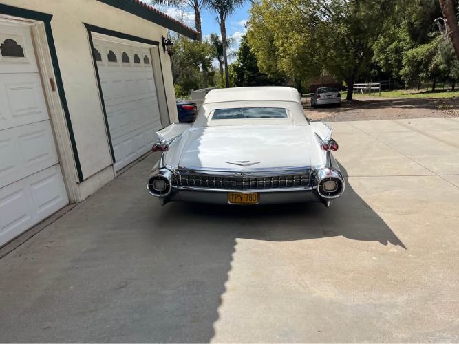 Cadillac-Series-62-1959-Triple-White-White-4