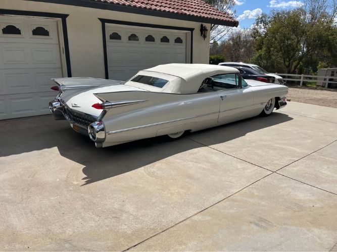 Cadillac-Series-62-1959-Triple-White-White-5