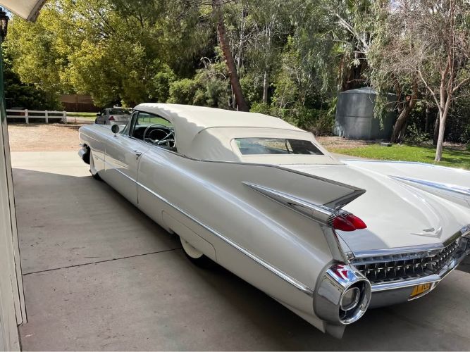 Cadillac-Series-62-1959-Triple-White-White-7