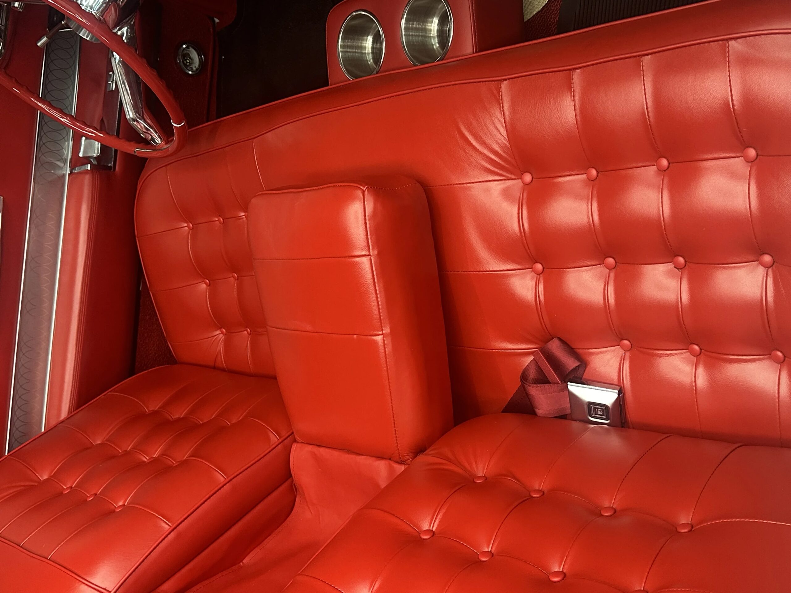 Cadillac-Series-62-1960-Off-White-Red-11