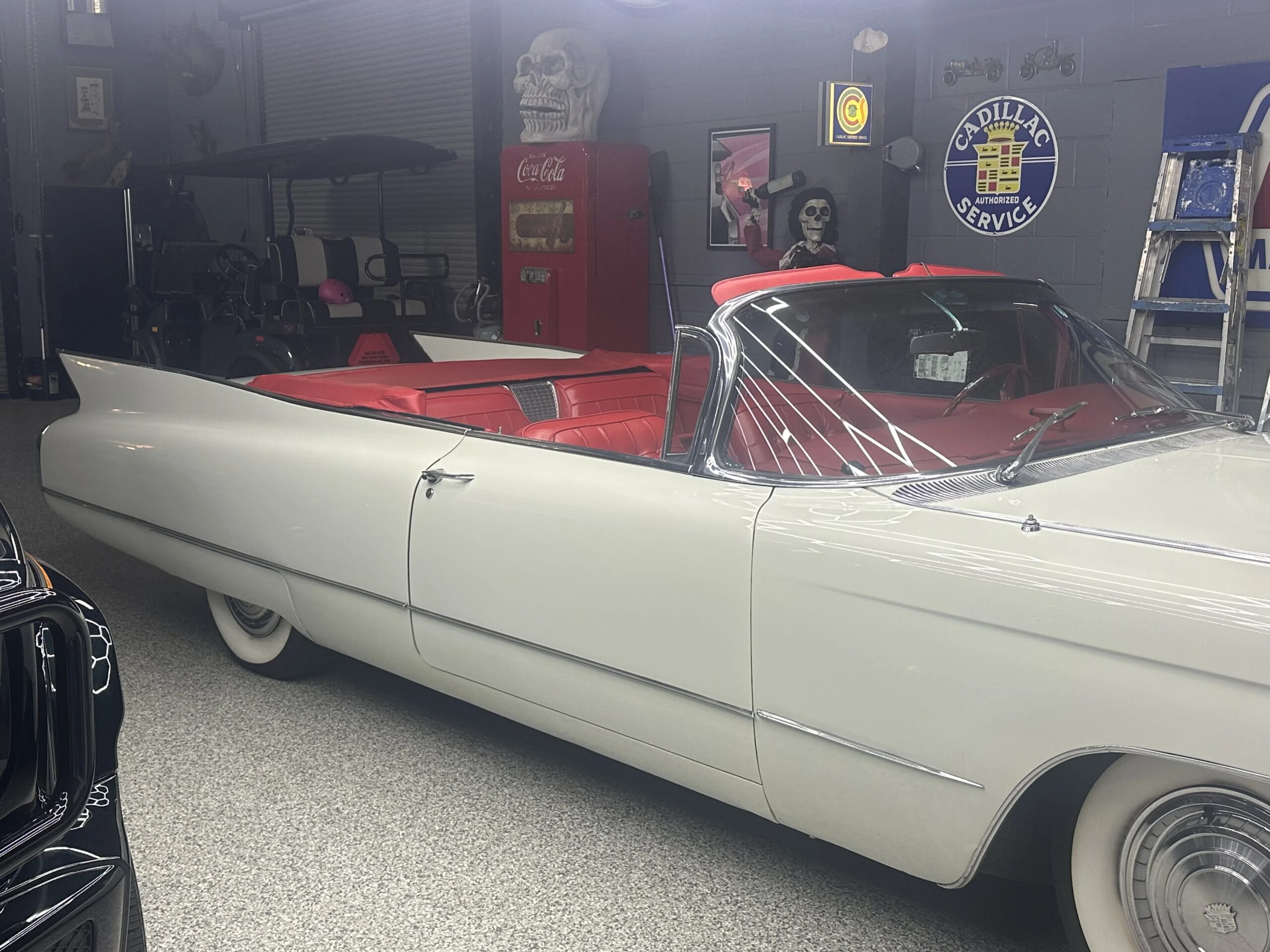 Cadillac-Series-62-1960-Off-White-Red-19