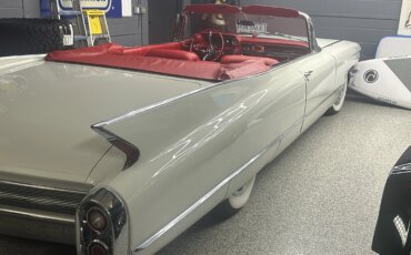 Cadillac-Series-62-1960-Off-White-Red-23