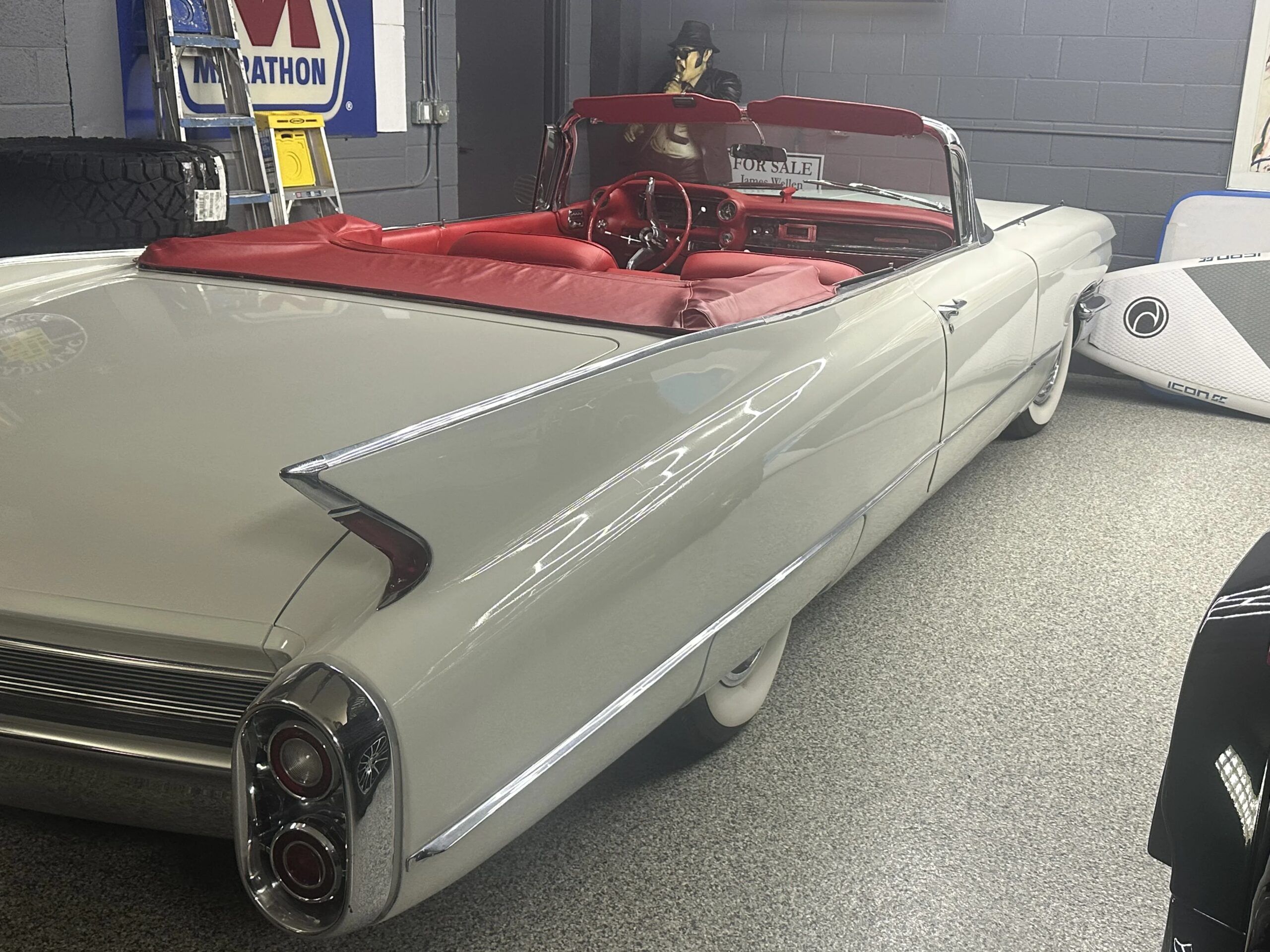 Cadillac-Series-62-1960-Off-White-Red-23