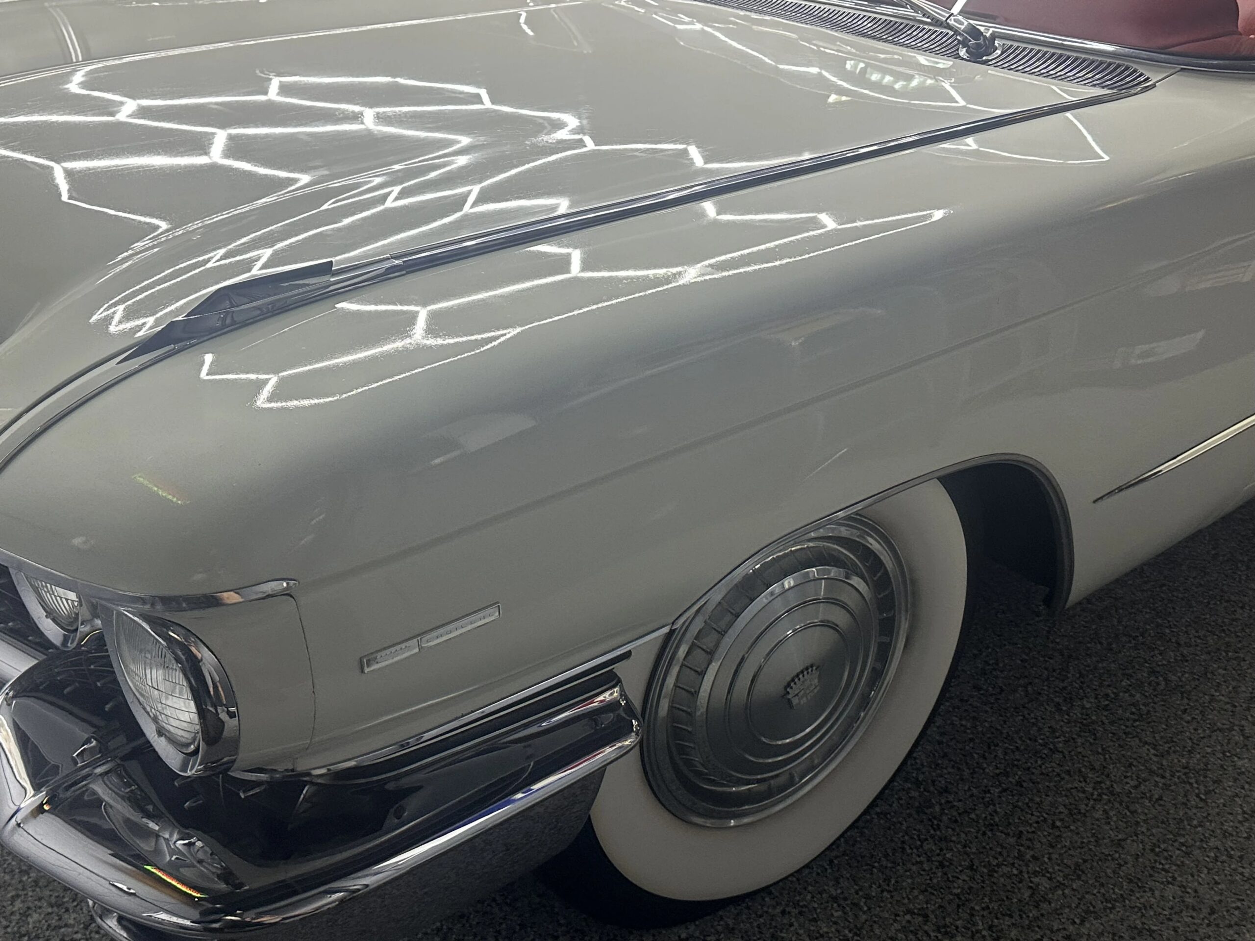 Cadillac-Series-62-1960-Off-White-Red-24