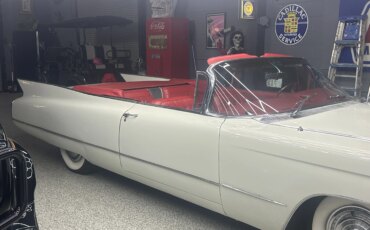 Cadillac-Series-62-1960-Off-White-Red